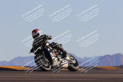 media/Nov-06-2023-Moto Forza (Mon) [[ce023d0744]]/3-Intermediate Group/Session 5 (Turn 9)/